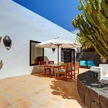 Hotel La Cueva *